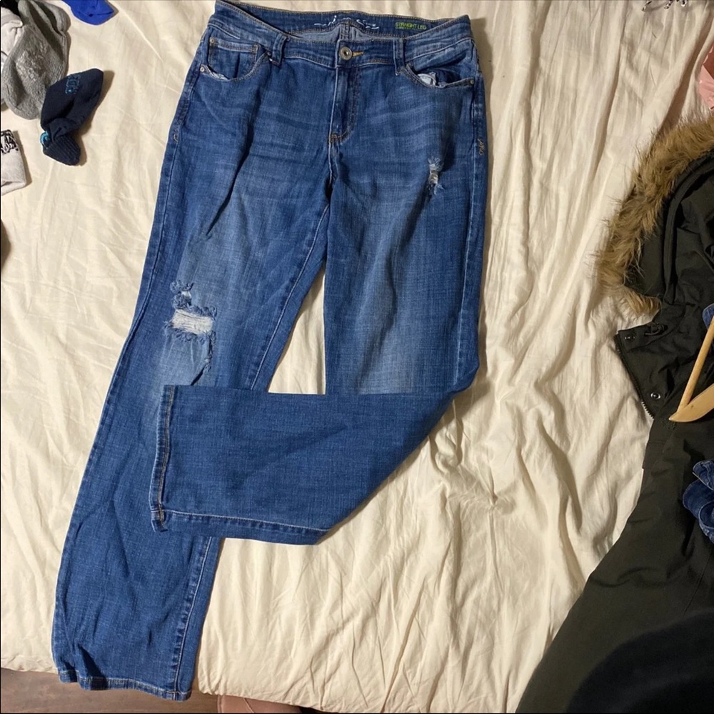 Straight Leg Mid Rise Jeans